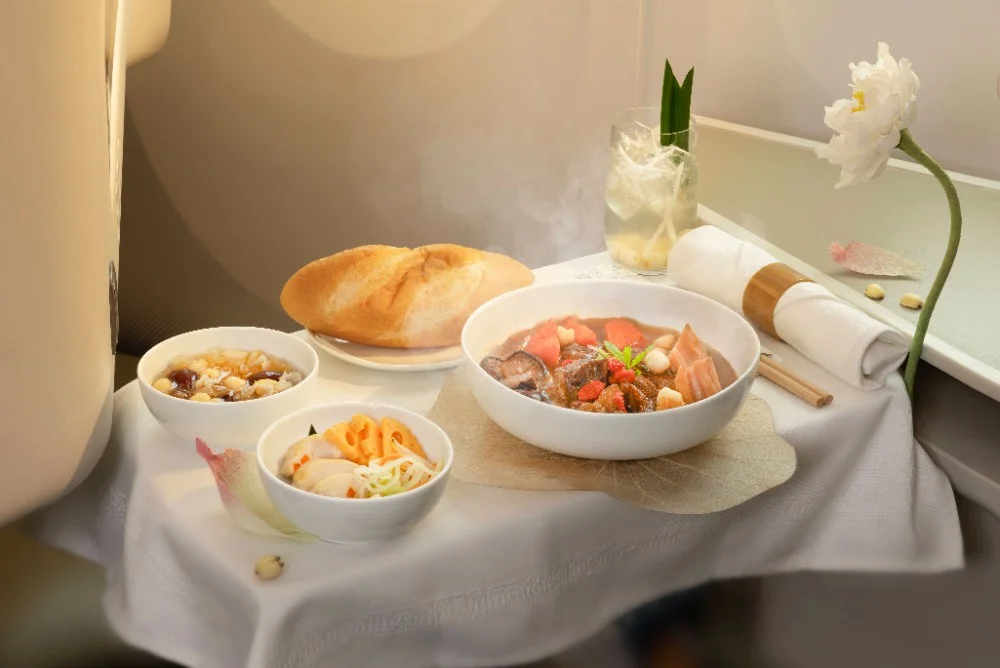 Repas présenté par Vietnam Airlines pour illustrer son offre de restauration à bord et la mise à l’honneur de la cuisine vietnamienne.